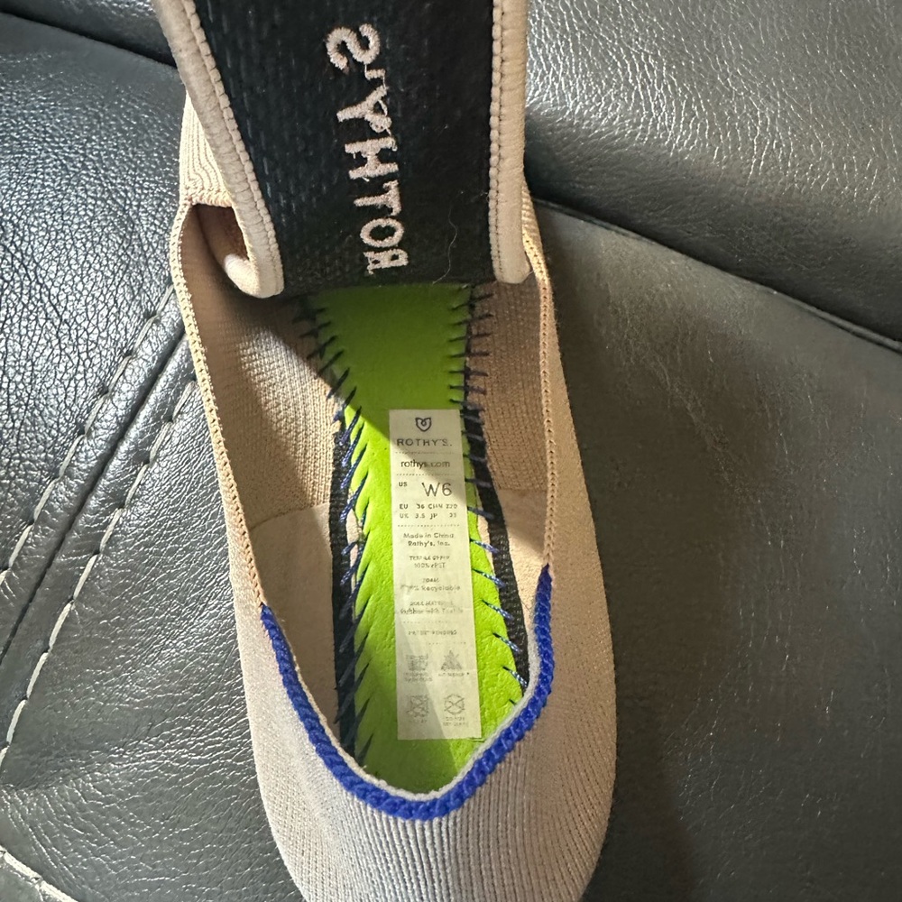 Rothys flat Size W6 - Picture 9 of 9